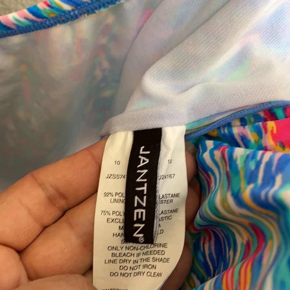 Swimsuit - Picture 4 of 5